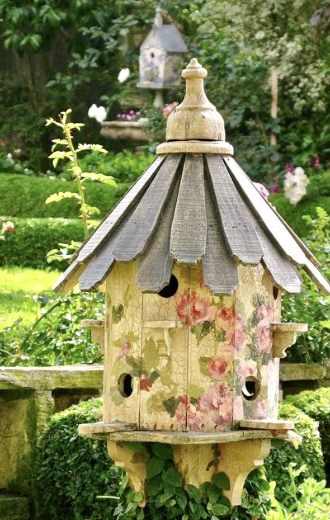 Birdhouse Gourd with Heart Shaped Entrance for the Garden and Birds 